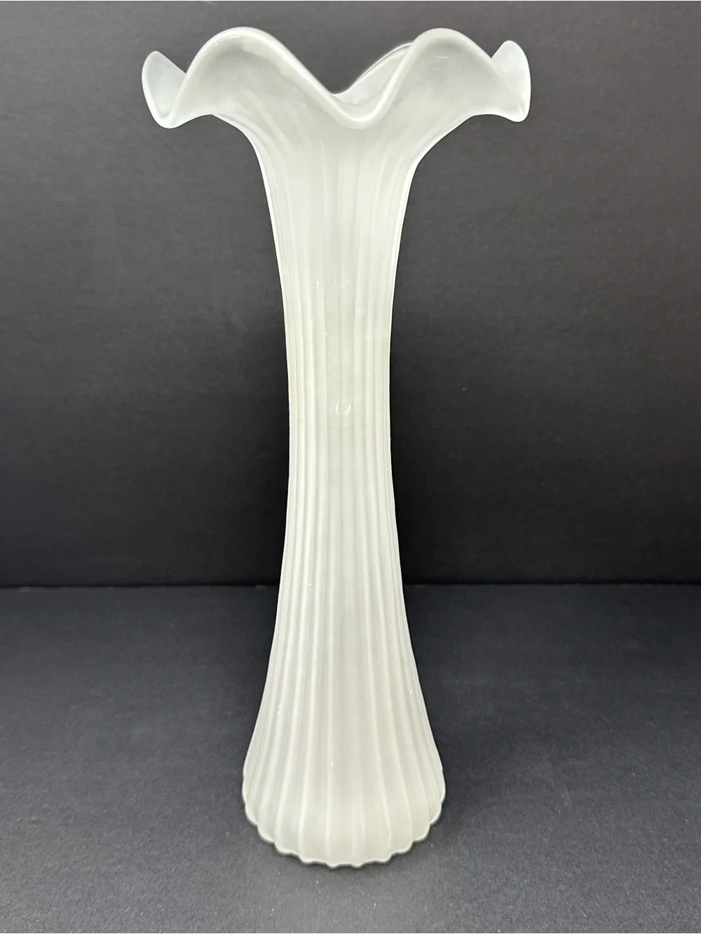 Two's Company Handblown Glass Ruffled Vase A1